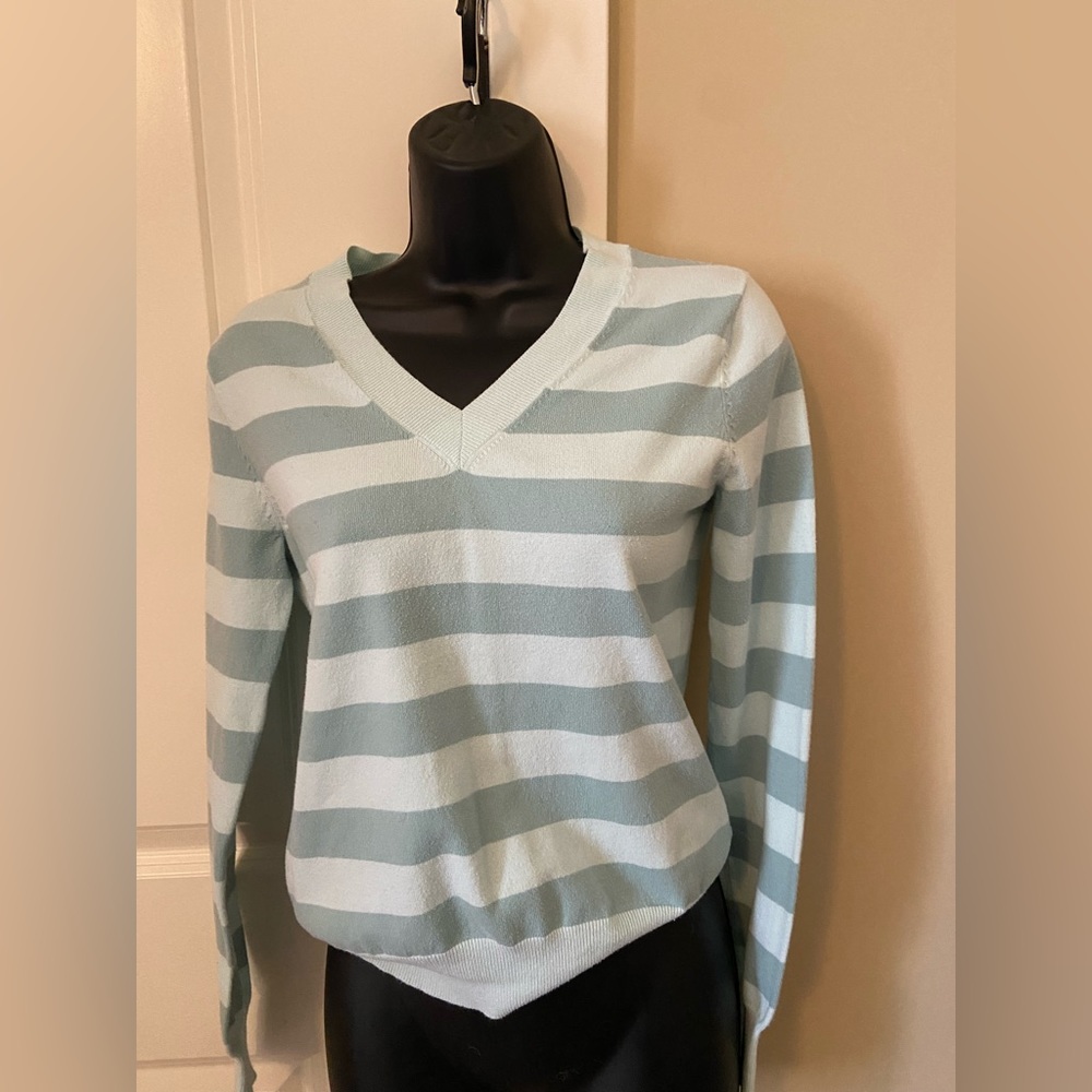 Long-Sleeve Knit Sweater/Top